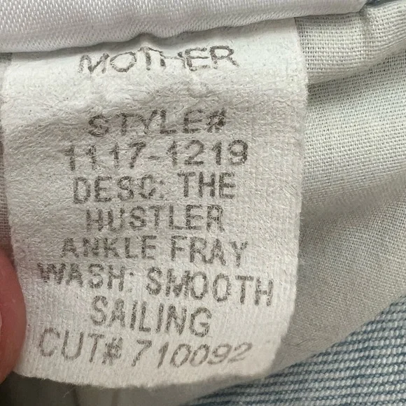 MOTHER The Hustler Ankle Fray in Smooth Sailing, Size 32
